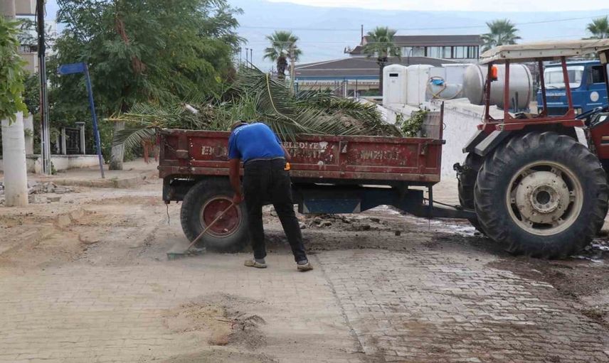 Bozdoğan'da doğalgaz çalışmalarından etkilen yollar için belediye ekipleri harekete geçti