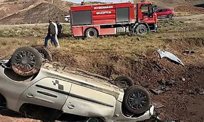 Siirt'te kontrolden çıkan otomobil takla attı: Aile üyeleri yaralı