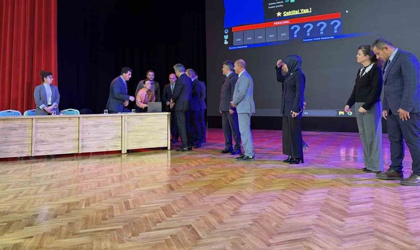 Üniversite öğrencilerine iş fırsatı sunuluyor: 869 kişi istihdam edilecek