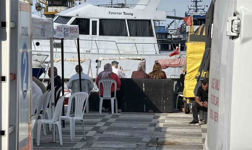 Silivri'de kaybolan mürettebat için arama çalışmaları sürüyor