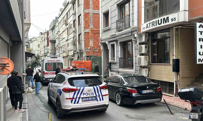 Şişli'de çatıdan düşen genç kadın hayatını kaybetti