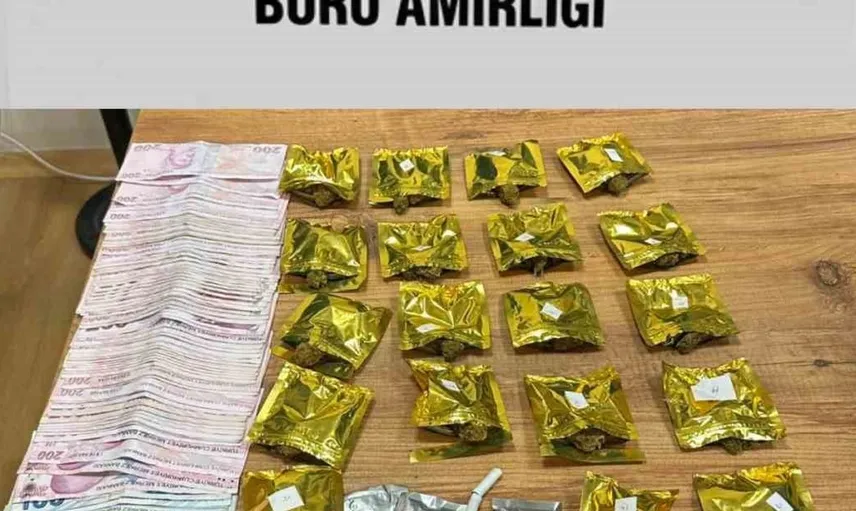 Uyuşturucu kuryesi olduğu anlaşılan araçta ele geçirilen maddeler tam listeyle ortaya çıktı
