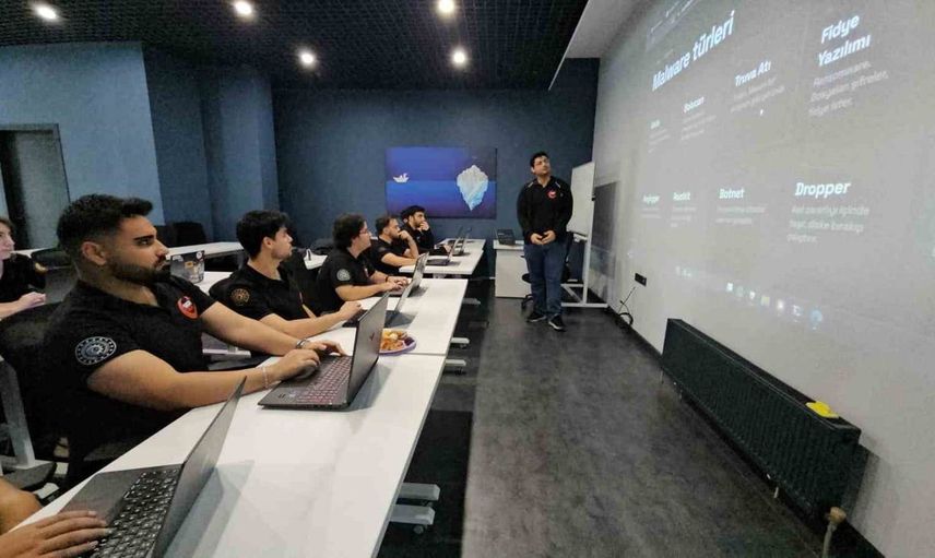 Üniversite öğrencileri için Türkiye siber vatan programında yeni dönem başlıyor