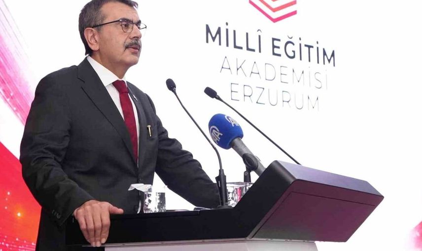Bakan Tekin: 'Hayatın çok hızlı değiştiği bir dönemi yaşıyoruz'