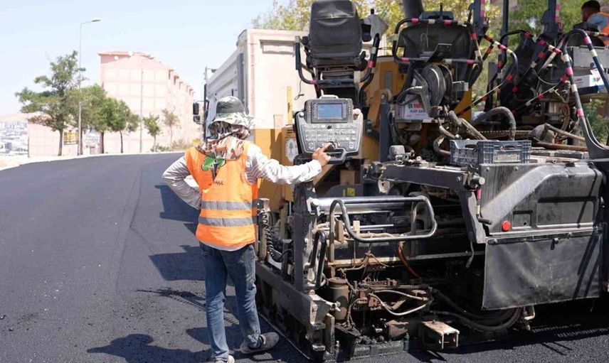 Şehitkamil'de ulaşım konforu için yol çalışmalarına hız verildi