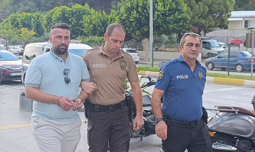 Antalya'da cinayetten aranan şahıs, ölen kişinin ehliyetiyle yakalandı