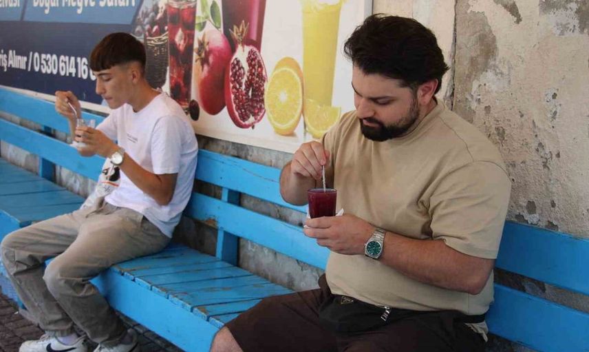 Aydın'da sıcak havalarda serinleme yöntemi: Kar helvası