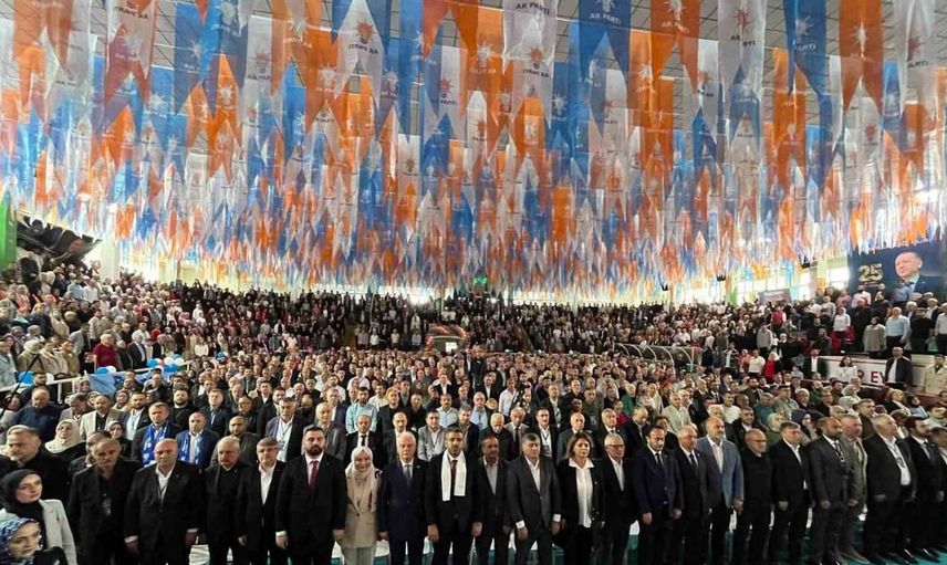 Giresun'da AK Parti'nin buluşması binlerce kişiyi bir araya getirdi