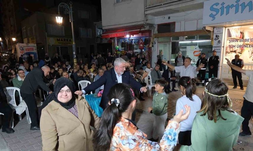 Çorum'da mahalle şenliğinde müzik ve eğlence dolu bir akşam