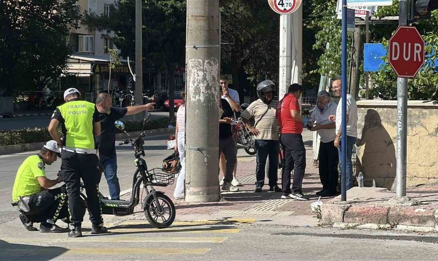 Burdur'da elektrikli bisiklet ve motosiklet çarpıştı: 2 yaralı