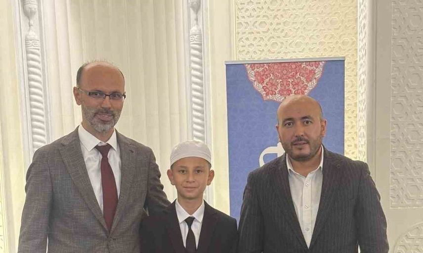 Afyonkarahisar’ı gururlandıran Ahmet Çakır, Kur’an-ı Kerim yarışmasında ikinci oldu