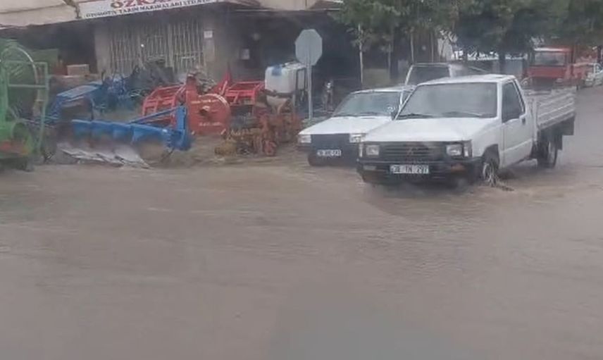 Develi'de aniden bastıran yağmur hayatı olumsuz etkiledi