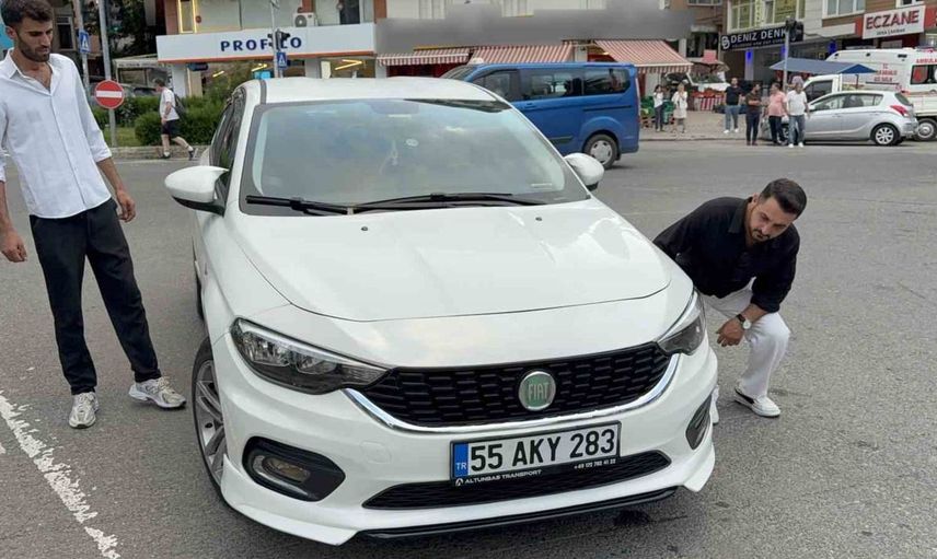 Yaya kadınlar otomobilin çarpmasıyla yaralandı