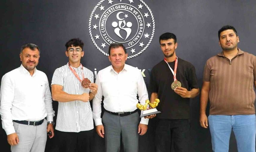 Kayserili sporcu Halil İbrahim Noğay, bilek güreşinde Türkiye şampiyonu oldu