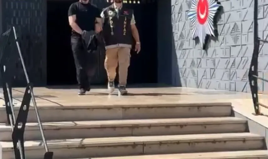 Bursa'da polisten kaçmaya çalışan hükümlü çatıdan çatıya atlarken yakalandı