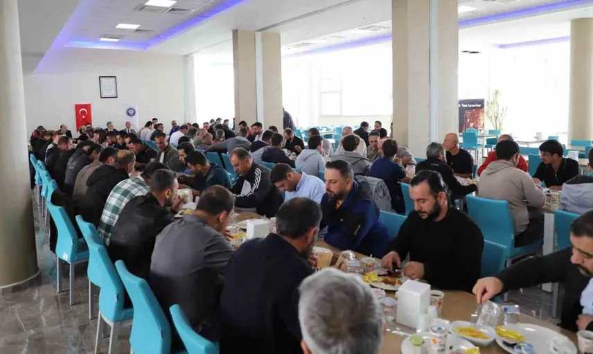 Rektör Kuyrukluyıldız, üniversite çalışanlarıyla birlik ve dayanışma kahvaltısında buluştu