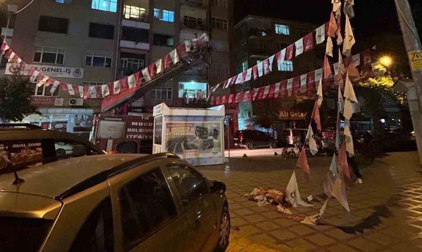 CHP Kırşehir İl Başkanı'ndan itfaiyeye bayrak değişimi tepkisi