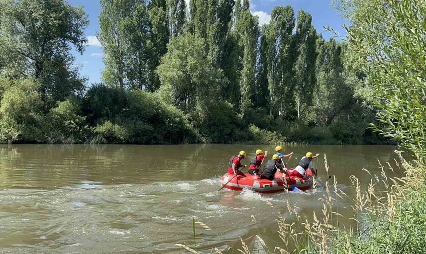Kars’ta ilk kez rafting heyecanı: Temel eğitim kampı başladı