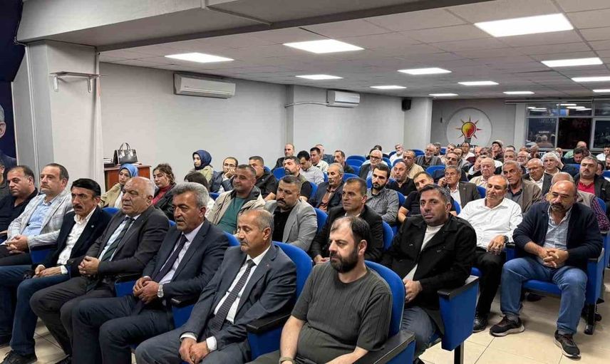 Erzincan'da ak parti yönetimi mahalle temsilcileriyle buluştu