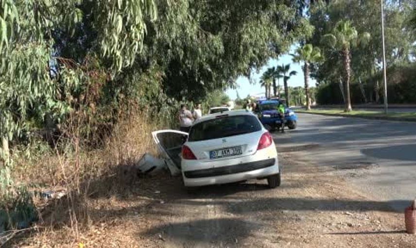 Manavgat'ta aynı caddede birkaç dakika arayla iki kaza: 3 yaralı