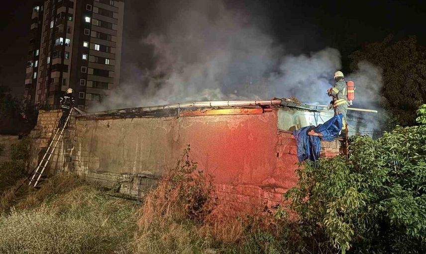 Kayseri'de müstakil evde çıkan yangın sonrası büyük hasar: ekipler uzun süre müdahale etti