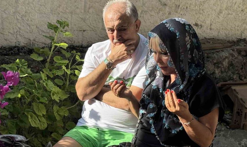 Safiye Soyman, oğlunun mezarı başında gözyaşlarına boğuldu