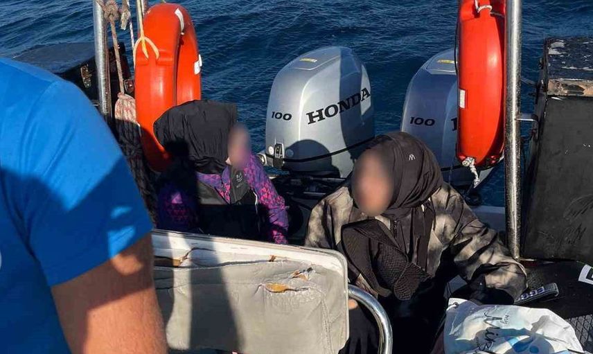 Rüzgarın etkisiyle açığa sürüklenen 38 SUP’ci deniz polisi tarafından kurtarıldı