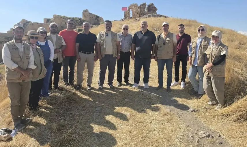 Bayburt Kalesi'nde 5 bin yıllık eserin izleri bulundu