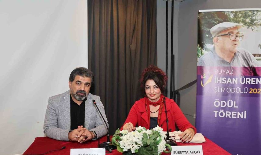 Nilüfer'de buyaz şiir ödülü sahibini buldu: Emin Kaya, 'Uyanınca Ben Burdayım' ile ödülün sahibi oldu
