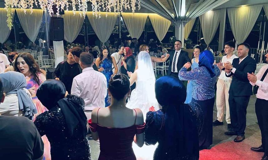 Ünye'de gerçekleşen düğünle kültürler buluştu: Çinli gelin Yimin Sun ve Batuhan Çam'ın aşk hikayesi