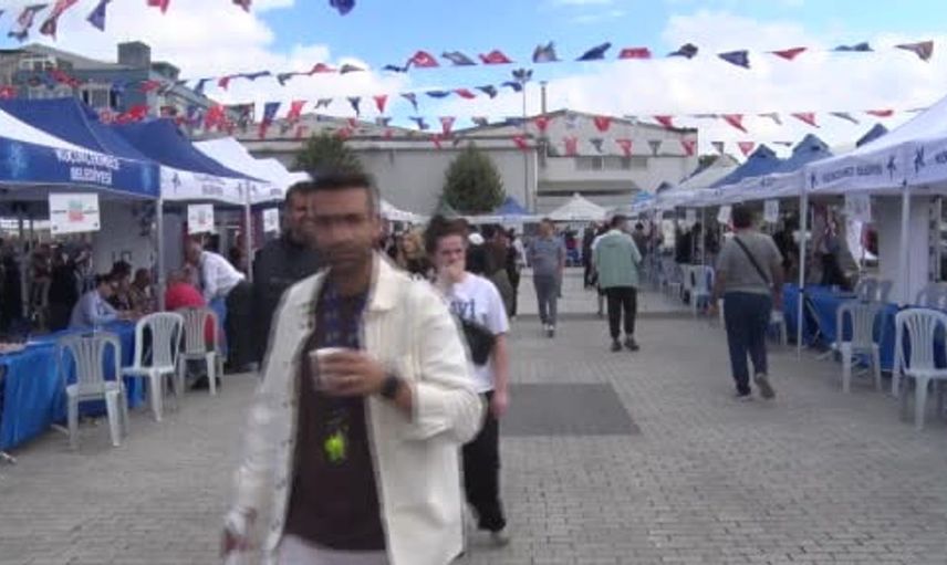 Küçükçekmece'de 3'üncü kariyer fuarı yoğun ilgiyle gerçekleşti