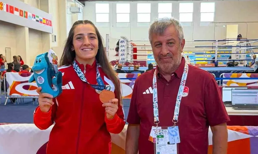 Ece Asude Ediz İtalya'da bronz madalya ile gururlandırdı