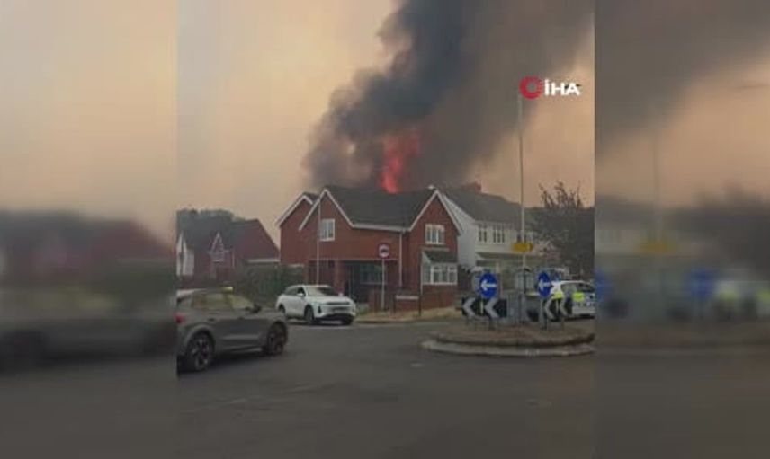 West Midlands'daki yangın evleri tehdit etti: 37 yangınla mücadele sürüyor