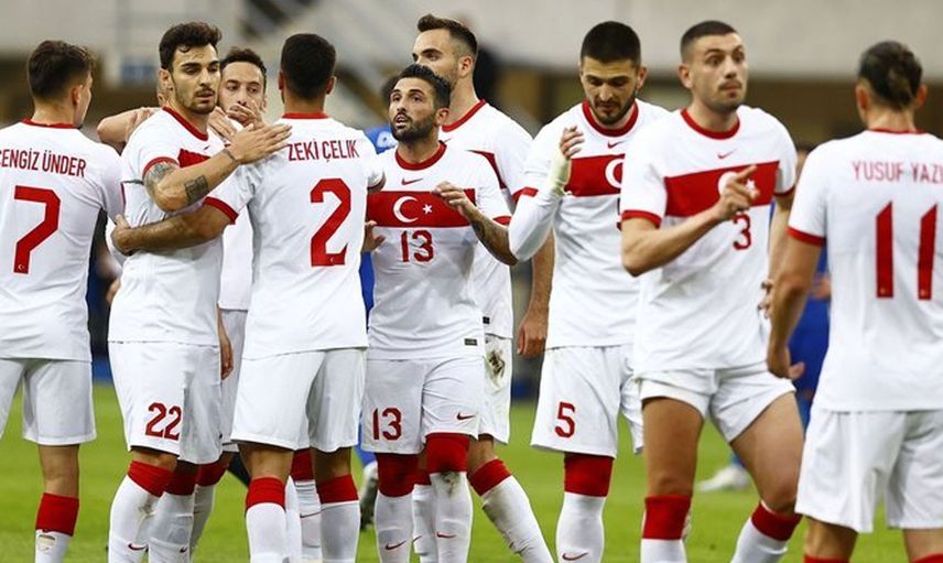 A Milli Takım'ın yıldız oyuncusu Zeki Çelik, Roma'ya transfer oldu!