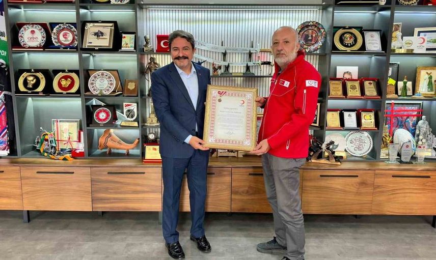 Eskişehir gençlik ve spor il müdürlüğü, Kızılay'dan önemli bir ödül aldı
