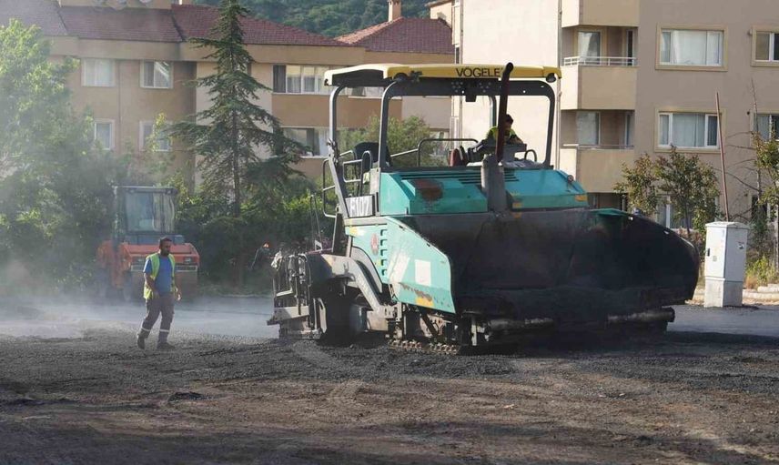 Kartal’da yol yenileme çalışmalarına 17 bin ton sıcak asfalt serilecek