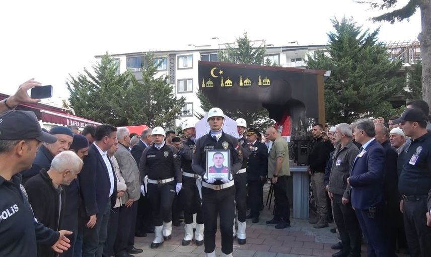 Numan Şen, gözyaşlarıyla son yolculuğuna uğurlandı