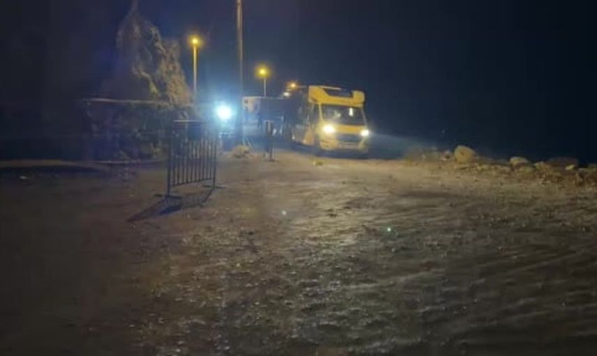 Amasra'da kayanın dev düşüşü tehlike yaratmadı: Karavanlar güvenli bölgeye alındı