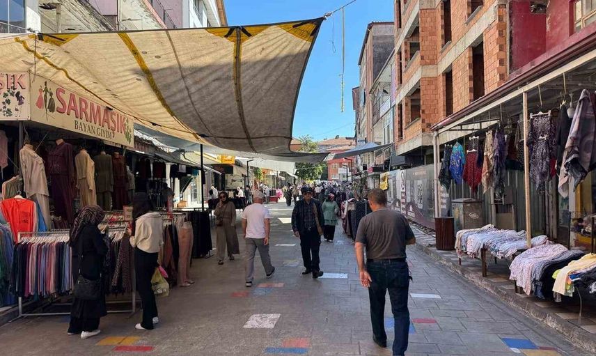 Alaplı çarşısında fındık sezonu sona ererken alışveriş hareketliliği artıyor