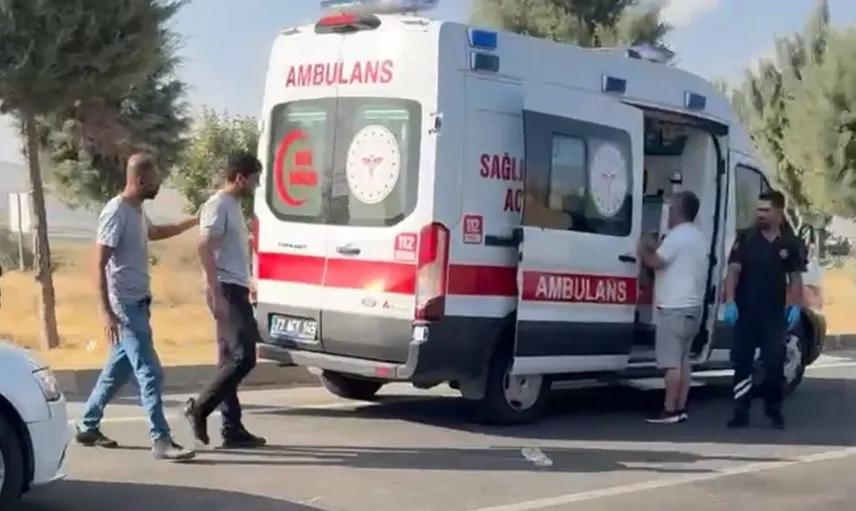 Batman'da trafik kazası: iki otomobil çarpıştı, 4 yaralı