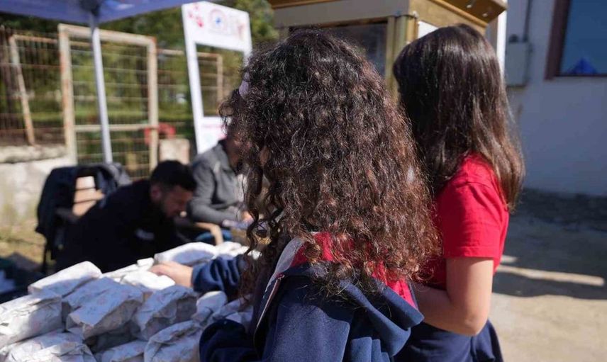 Öğrenciler hayvanlarla buluşarak sorumluluk bilinci geliştirdi