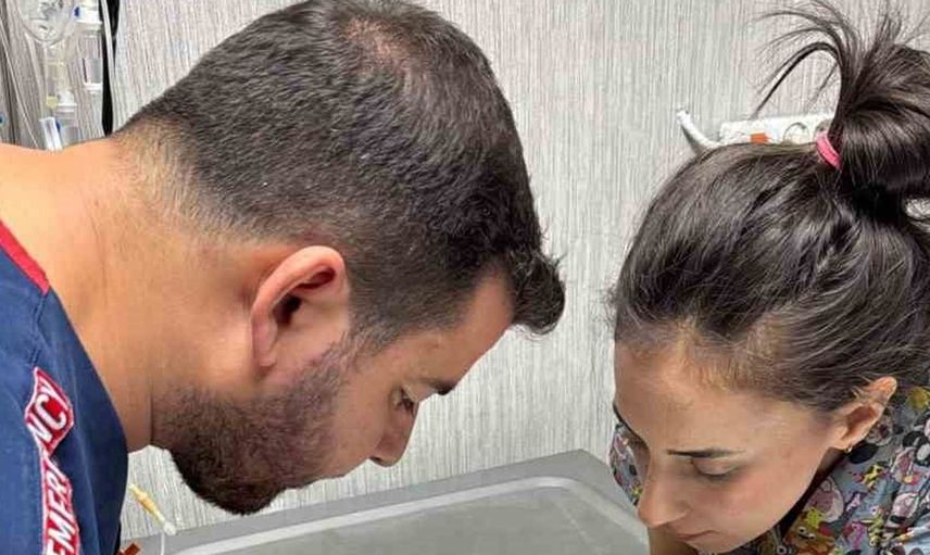 Hatay'da mahsur kalan yavru kedi, itfaiyenin müdahalesiyle kurtarıldı