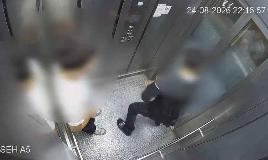 Bursa'da asansörde mahsur kalan çocukların güvenlik kameralarıyla tespit edilen hatası