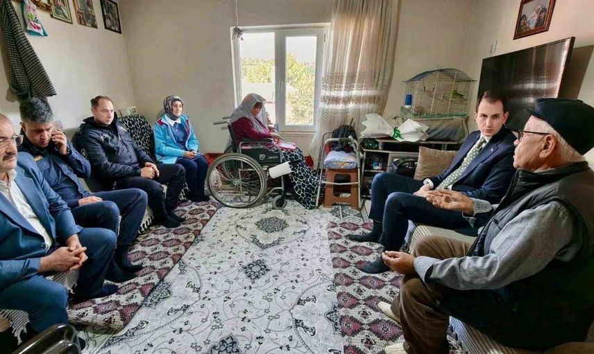 Kaymakam atam, dünya yaşlılar günü'nde büyükleri yalnız bırakmadı