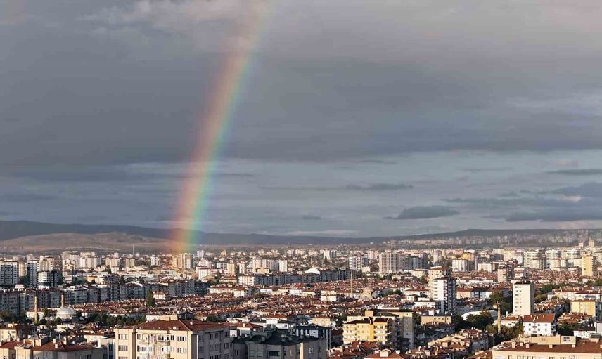 Kayseri'de sağanak sonrası gökkuşağı güzellikleri izleyenleri büyüledi