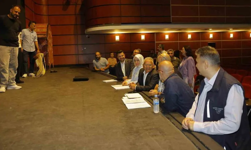 Büyükkılıç kayseri devlet tiyatrosu’nu ziyaret etti
