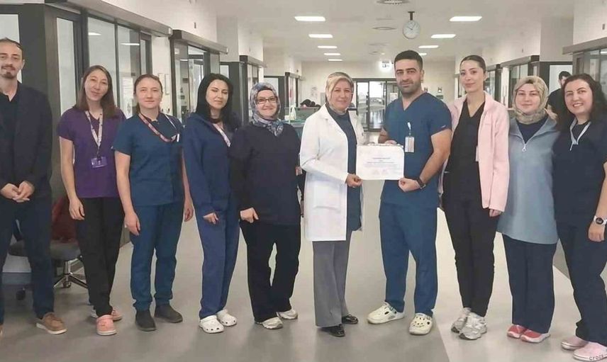 Kütahya şehir hastanesi'nde el hijyeni ödülü dahiliye yoğun bakım ünitesine verildi