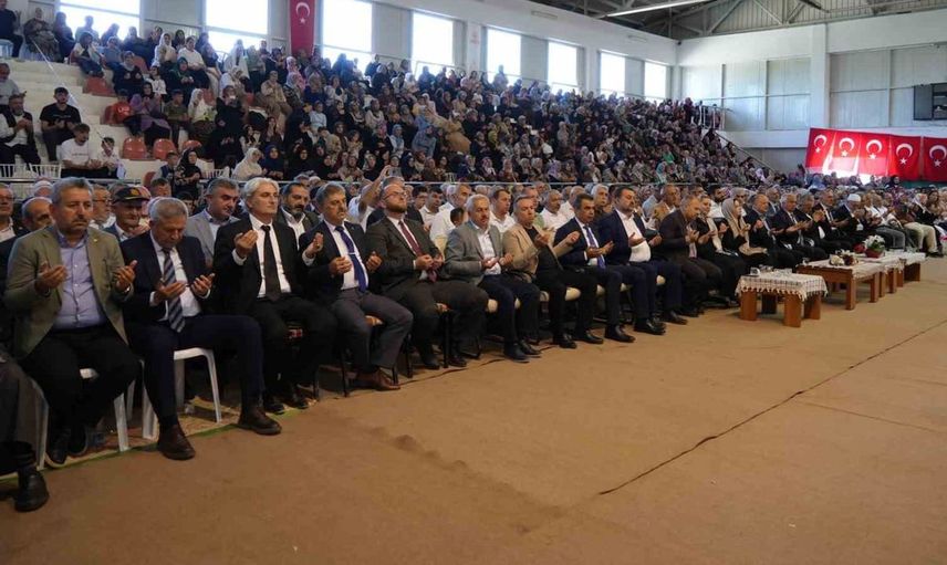Kastamonu'da hafızlık eğitimi tamamlayan 51 öğrenci için icazet merasimi gerçekleşti