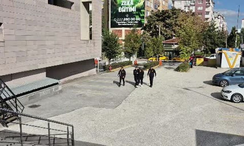 Eskişehir'de mutfakta bıçaklanarak hayatını kaybeden Osman K.'nin misafiri adliyeye sevk edildi