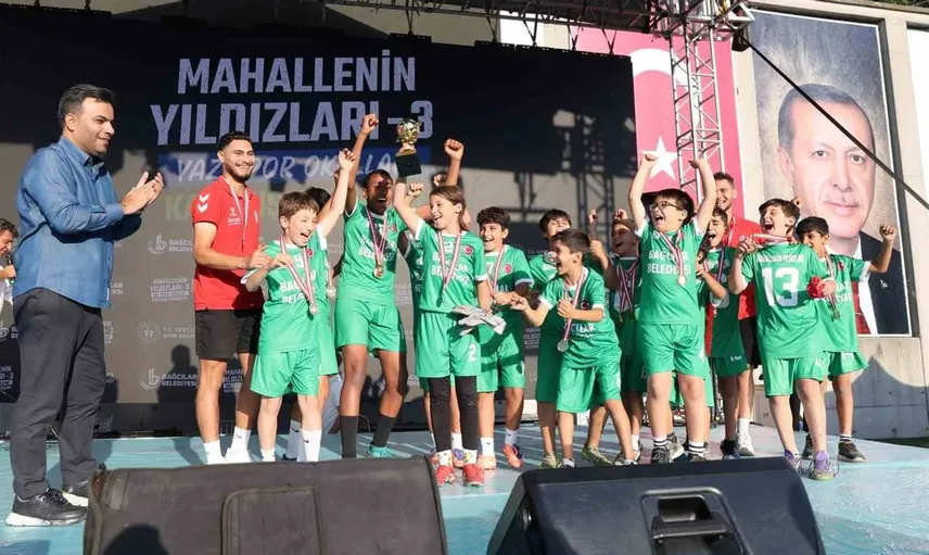 Bağcılar'da yaz okulu ve spor etkinliği büyük bir coşkuyla kapandı